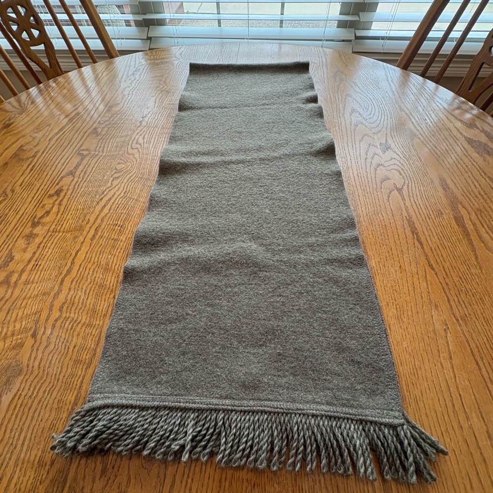 Geiger Austria Scarf Virgin Pure Wool Tassel Fringe Taupe Gray Men’s Unisex - Picture 8 of 10